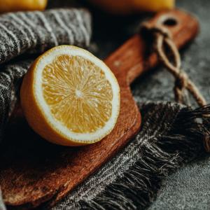 Lemon Substitute vs Fresh Lemon Which is Better for Cooking and Recipes