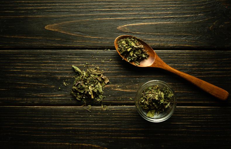 How to Use Dried Mint in Cooking and Drinks for Fresh Flavor